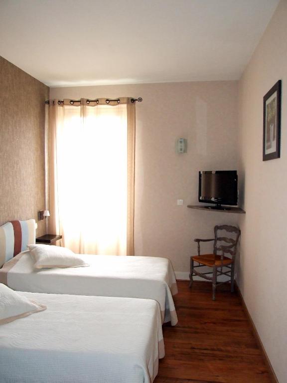 Logis Hotel L'Occitan 2 Etoiles Gaillac Habitación foto